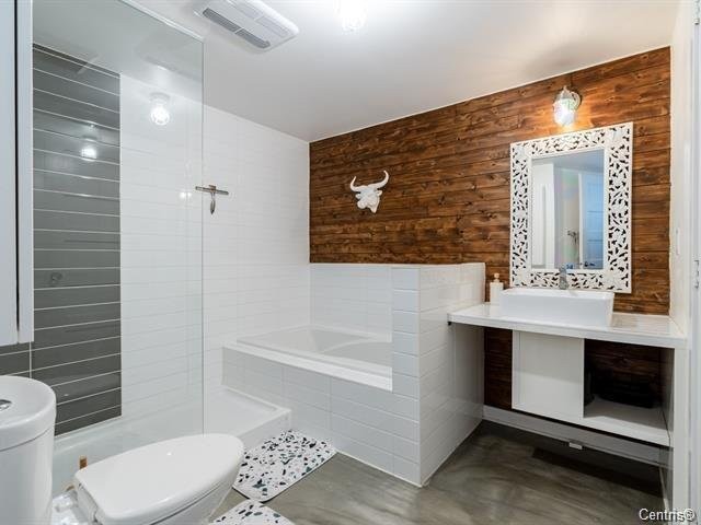 









10650


Place de l'Acadie

, 559,
Montréal (Ahuntsic-Cartierville),




QC
H4N0B6

