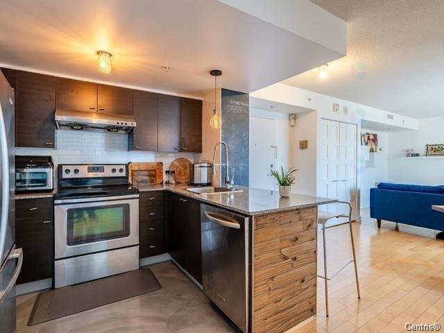 









10650


Place de l'Acadie

, 559,
Montréal (Ahuntsic-Cartierville),




QC
H4N0B6

