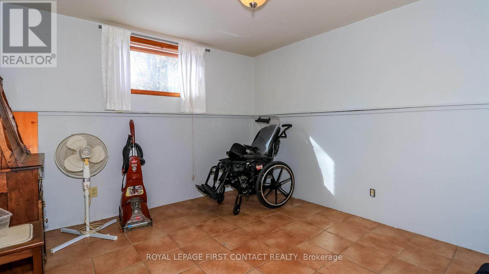 












6237 2 CONCESSION

,
Clearview,




Ontario
L0M1N0

