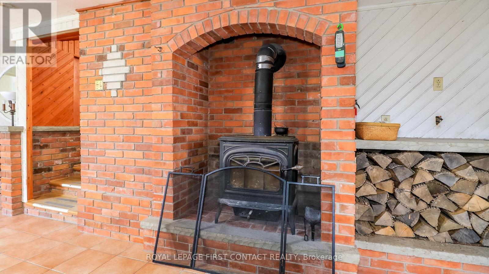 












6237 2 CONCESSION

,
Clearview,




Ontario
L0M1N0

