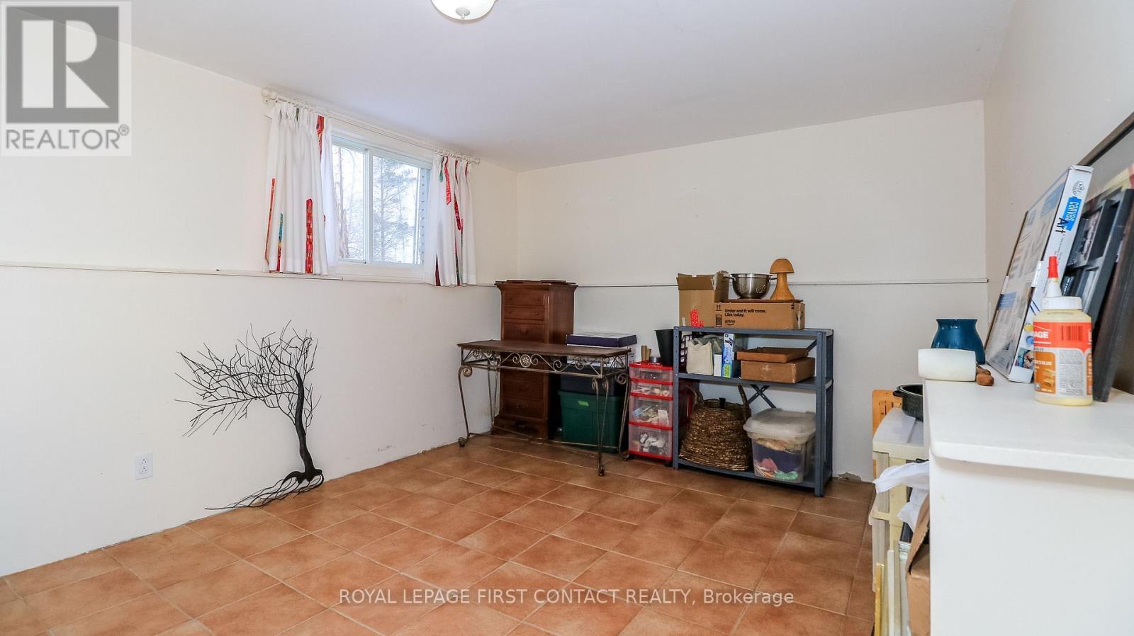 












6237 2 CONCESSION

,
Clearview,




Ontario
L0M1N0

