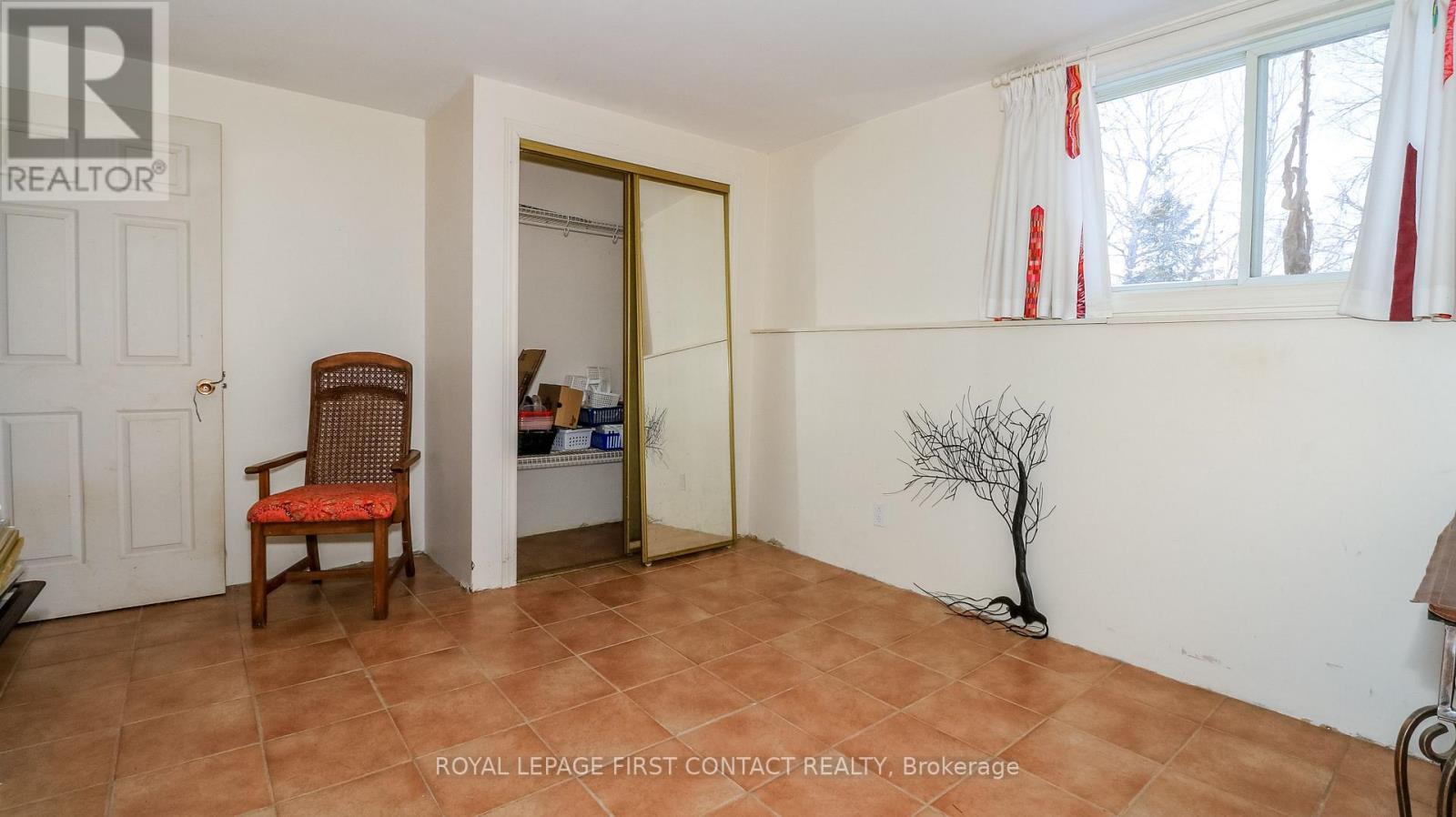 












6237 2 CONCESSION

,
Clearview,




Ontario
L0M1N0

