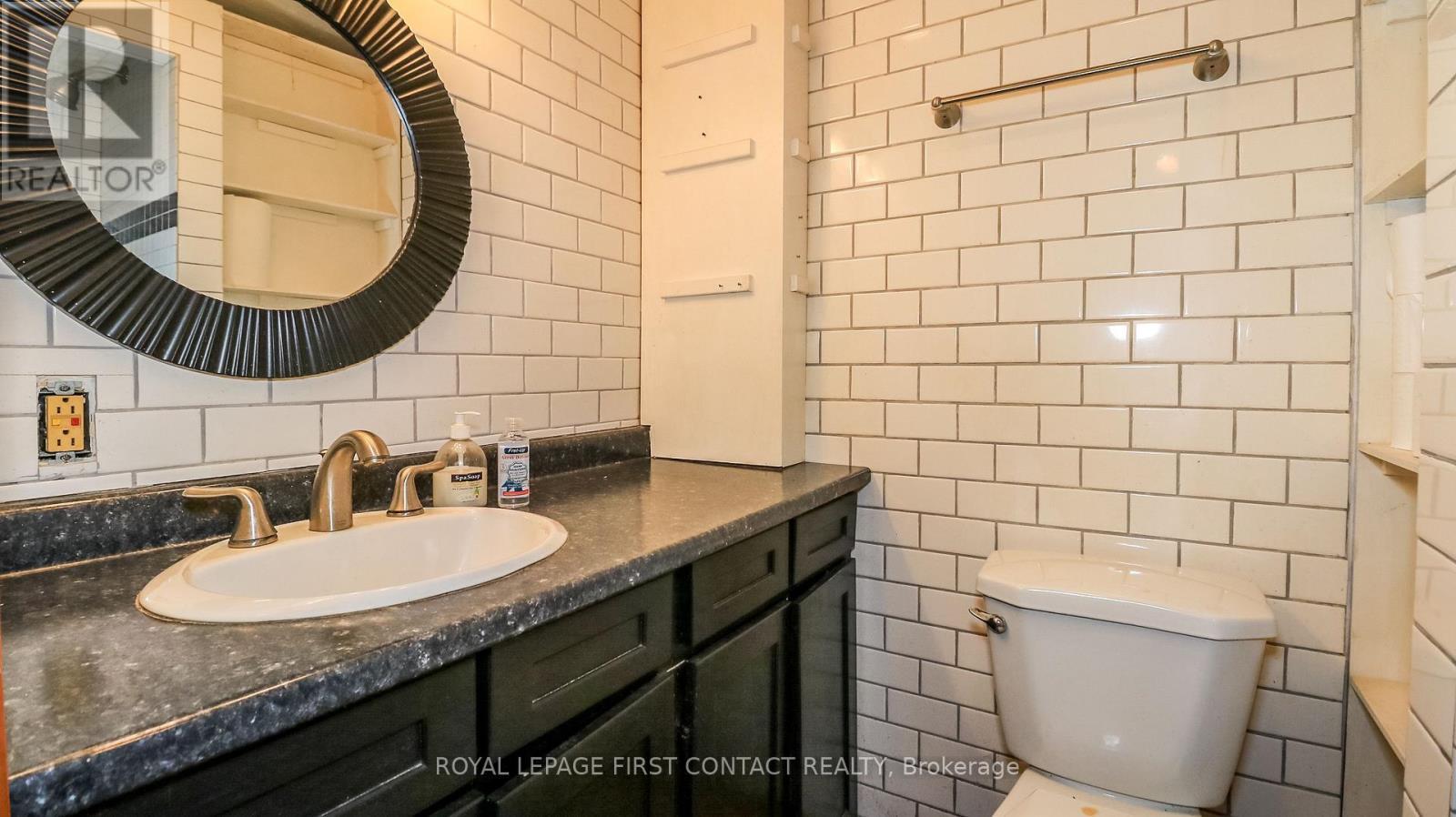 












6237 2 CONCESSION

,
Clearview,




Ontario
L0M1N0

