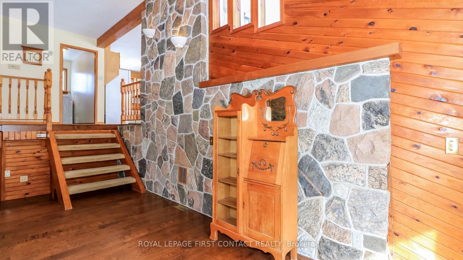 












6237 2 CONCESSION

,
Clearview,




Ontario
L0M1N0

