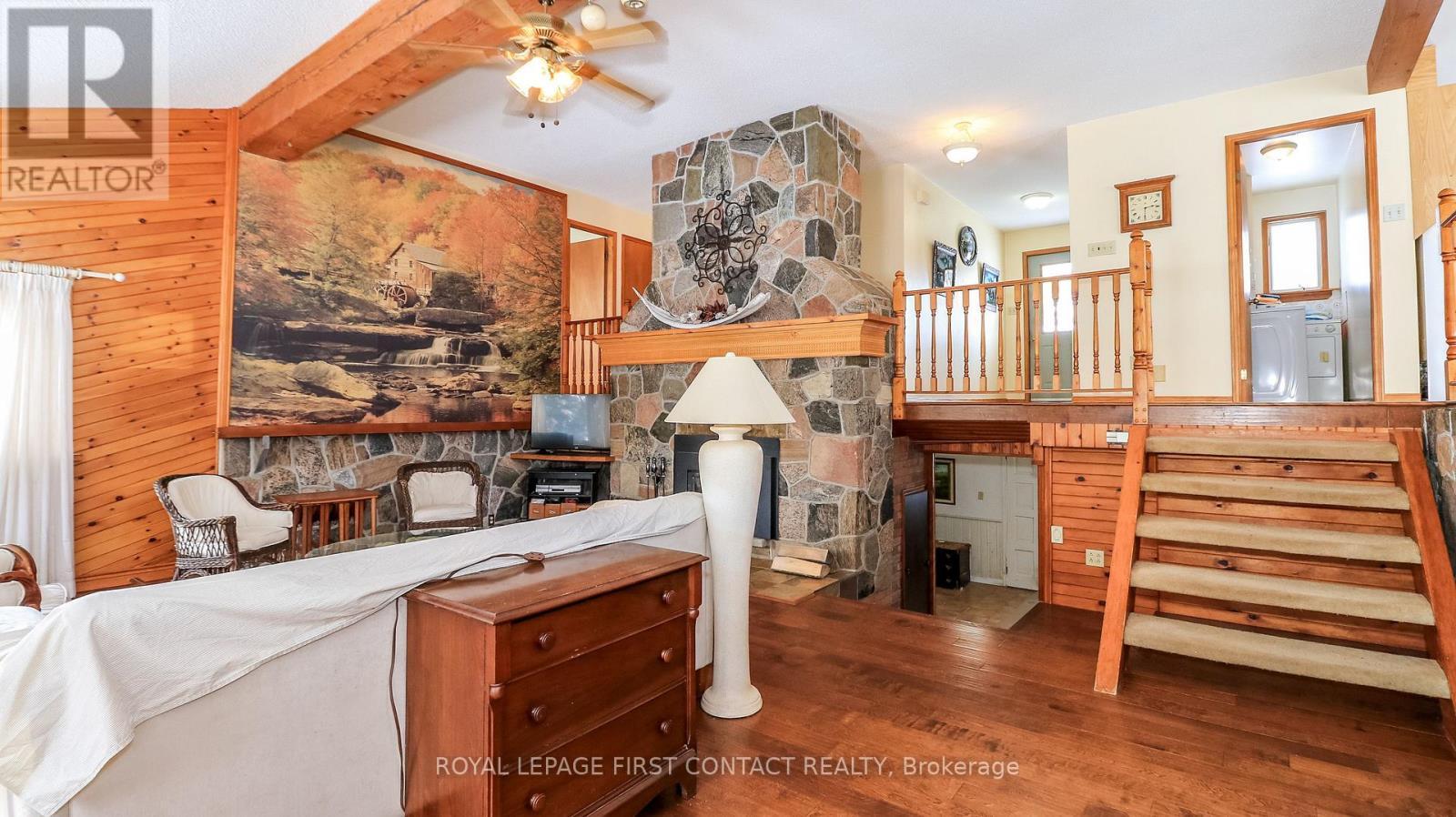 












6237 2 CONCESSION

,
Clearview,




Ontario
L0M1N0

