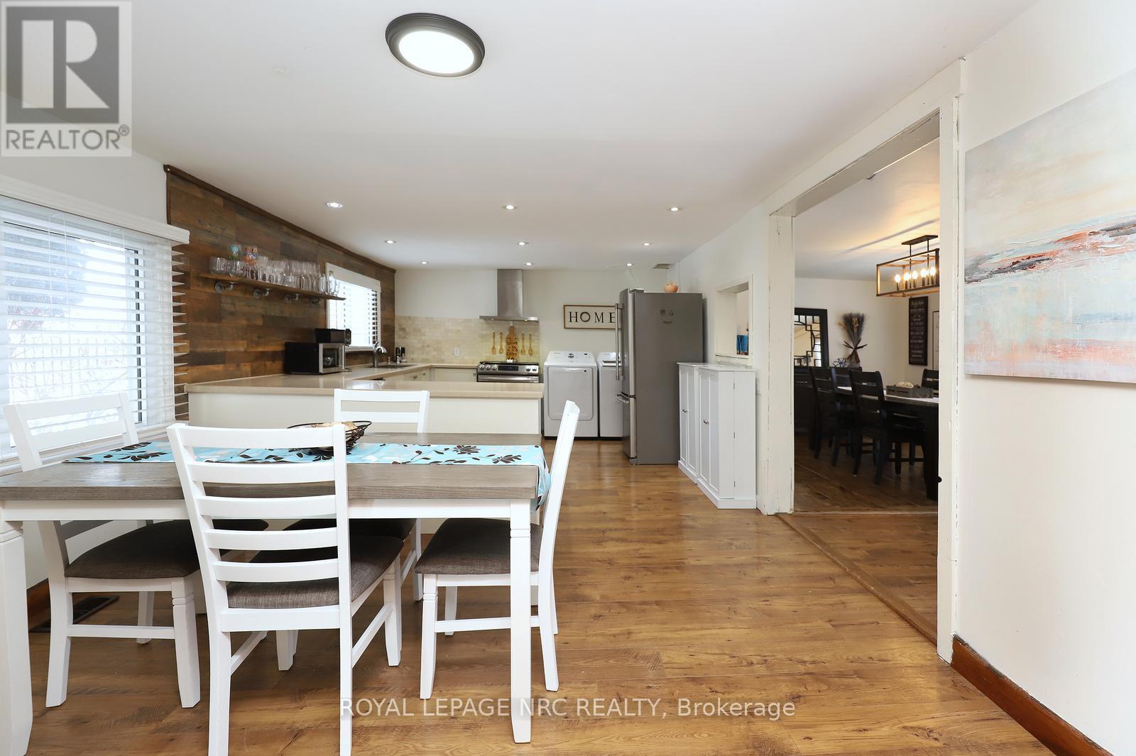 












1 JOHN AVENUE

,
Brant,




Ontario
N3L2S8

