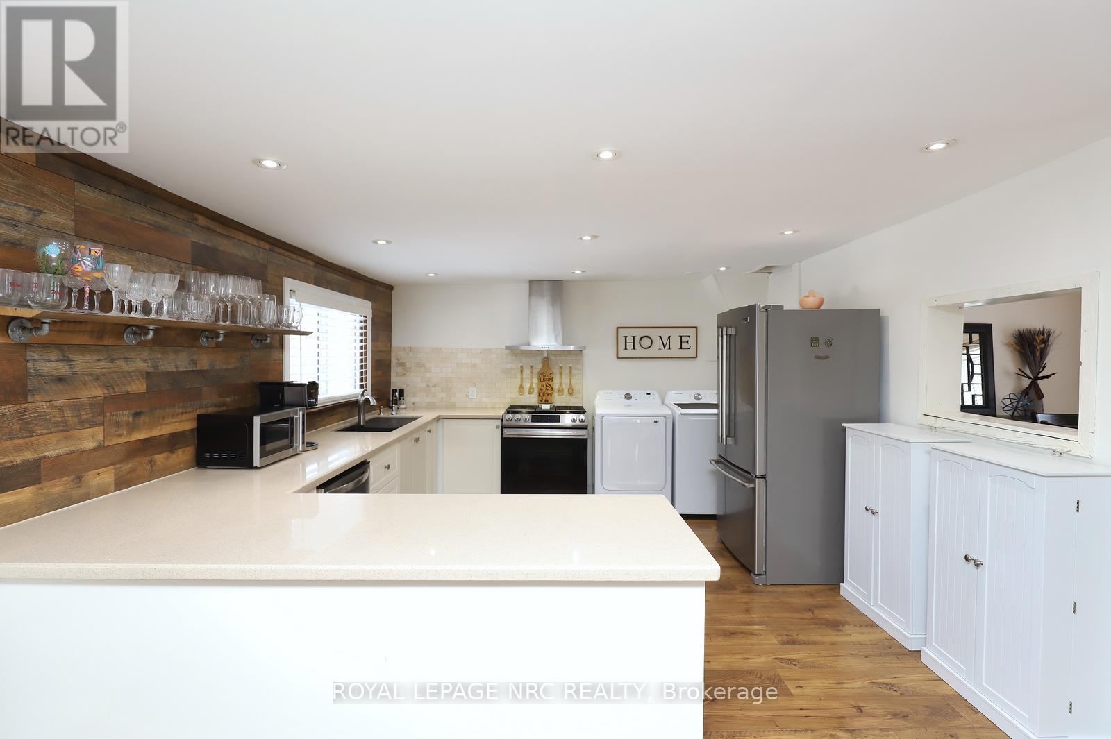 












1 JOHN AVENUE

,
Brant,




Ontario
N3L2S8

