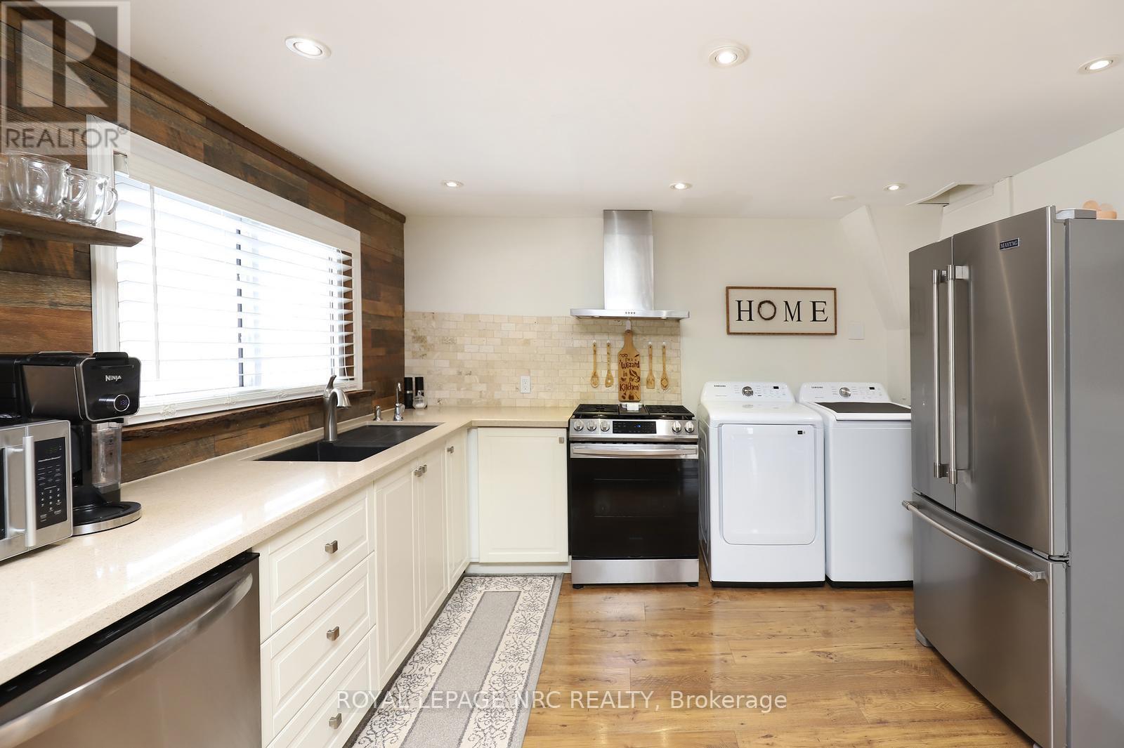 












1 JOHN AVENUE

,
Brant,




Ontario
N3L2S8

