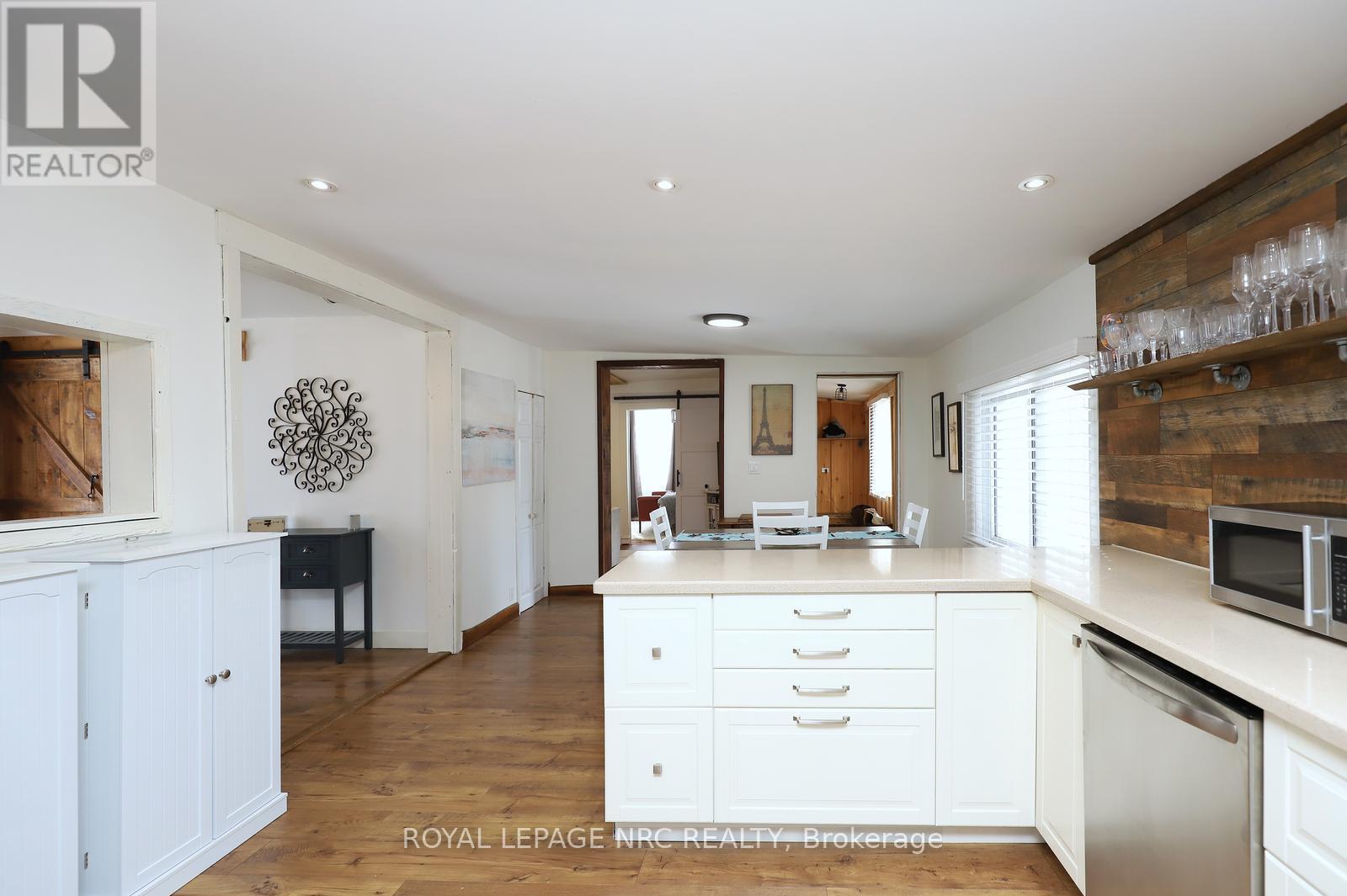 












1 JOHN AVENUE

,
Brant,




Ontario
N3L2S8

