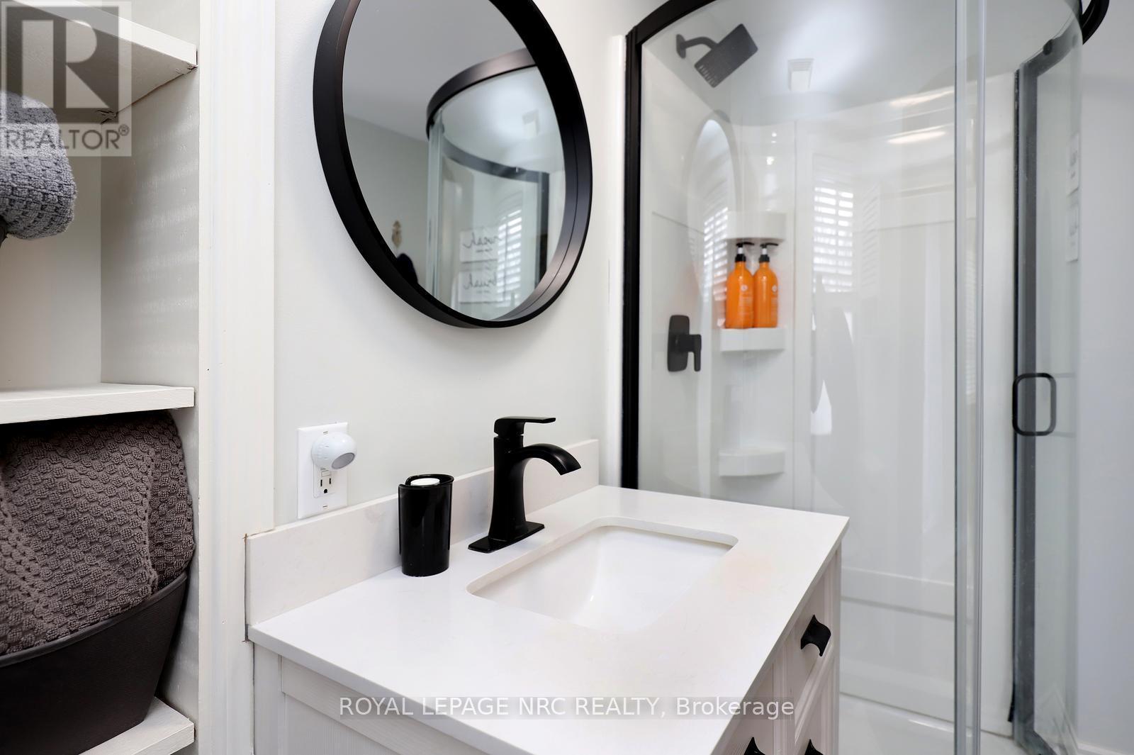 












1 JOHN AVENUE

,
Brant,




Ontario
N3L2S8

