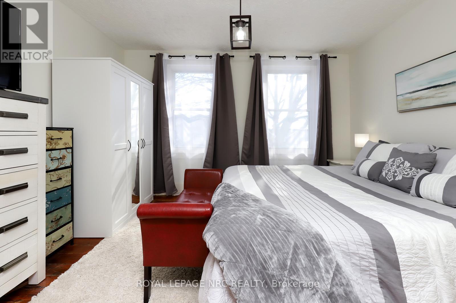 












1 JOHN AVENUE

,
Brant,




Ontario
N3L2S8

