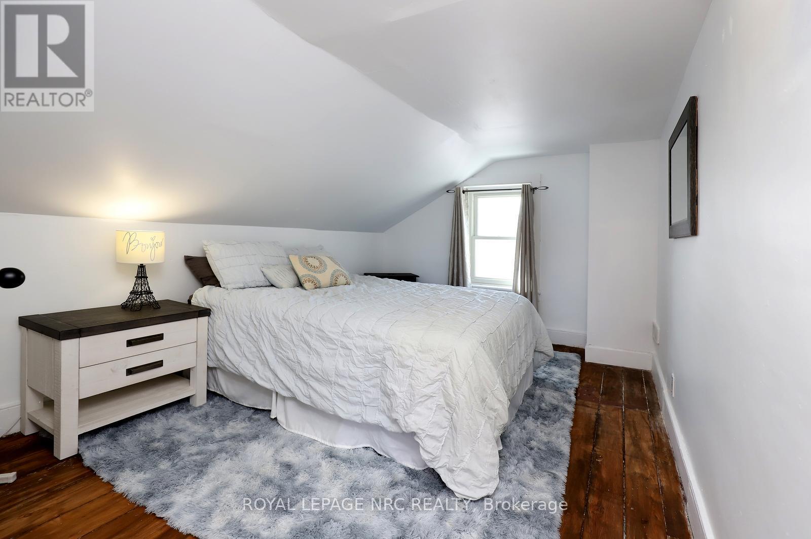 












1 JOHN AVENUE

,
Brant,




Ontario
N3L2S8

