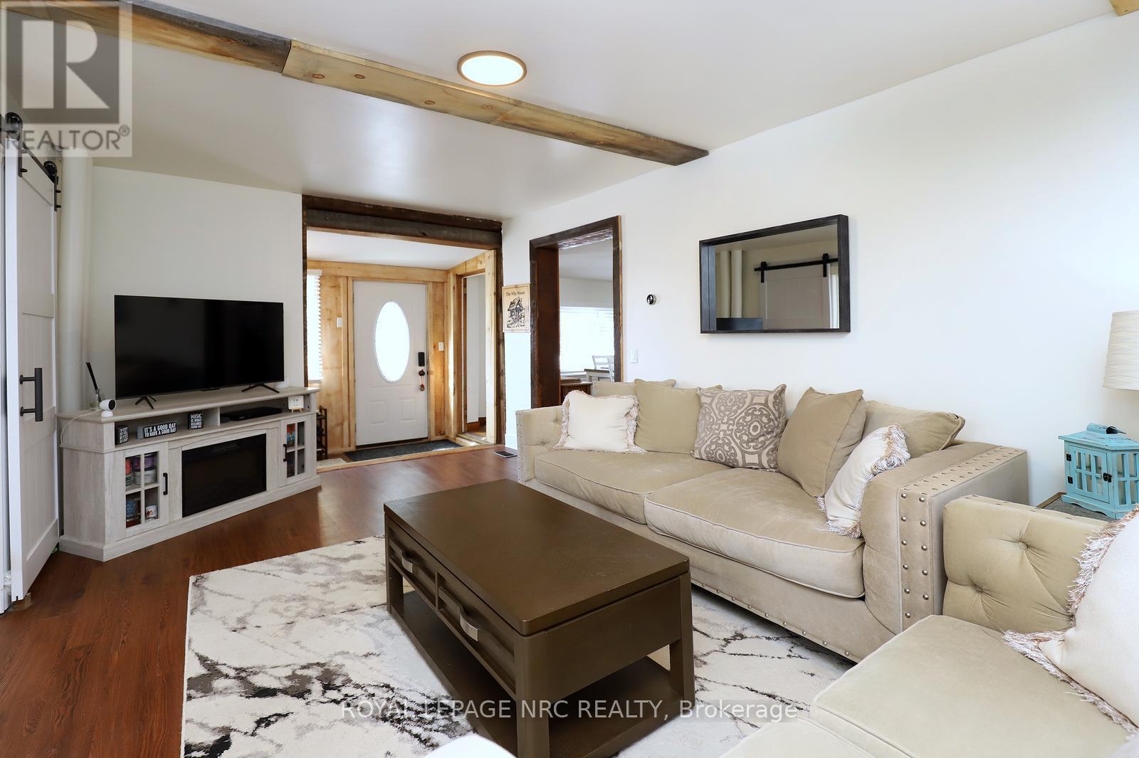 












1 JOHN AVENUE

,
Brant,




Ontario
N3L2S8

