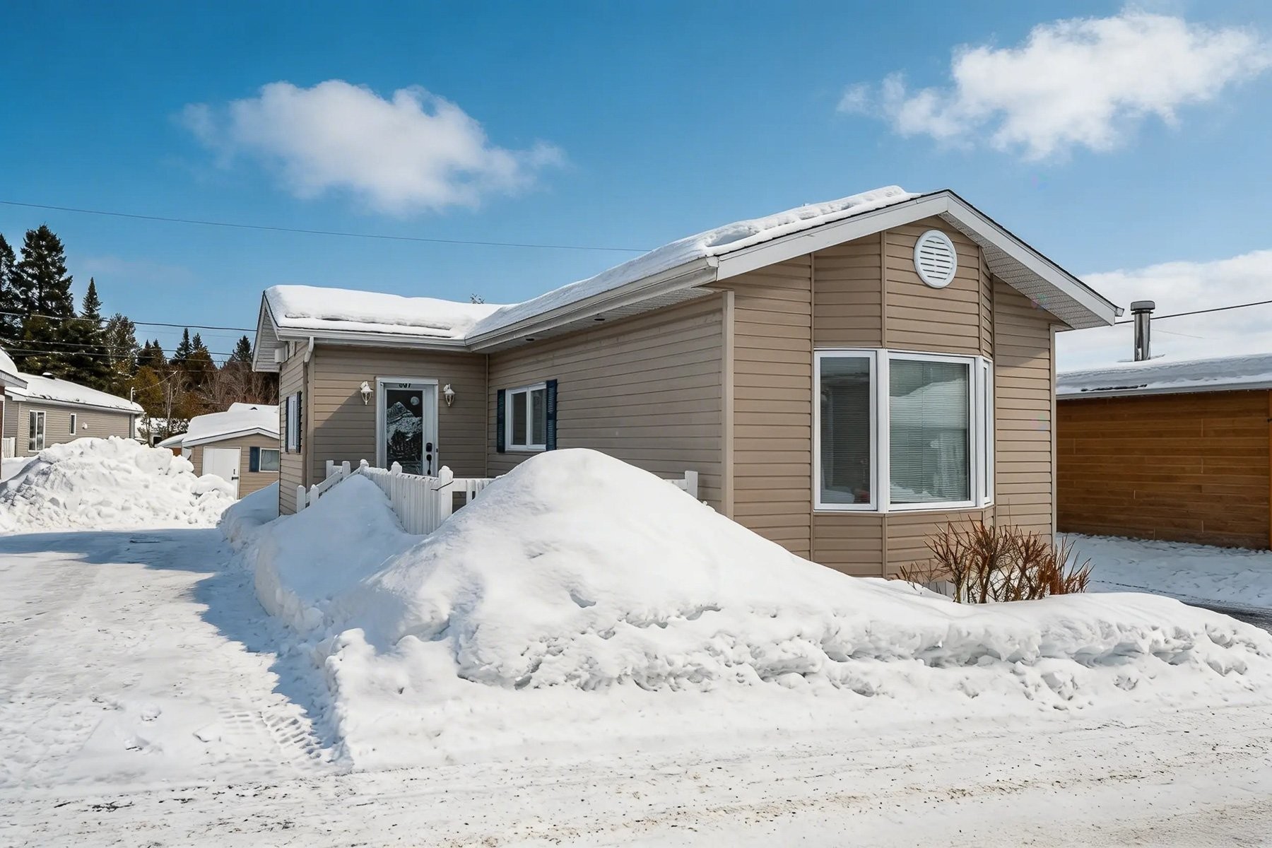 









507


Ch. des Habitations-des-Monts

,
Saint-Sauveur,




QC
J0R1R3

