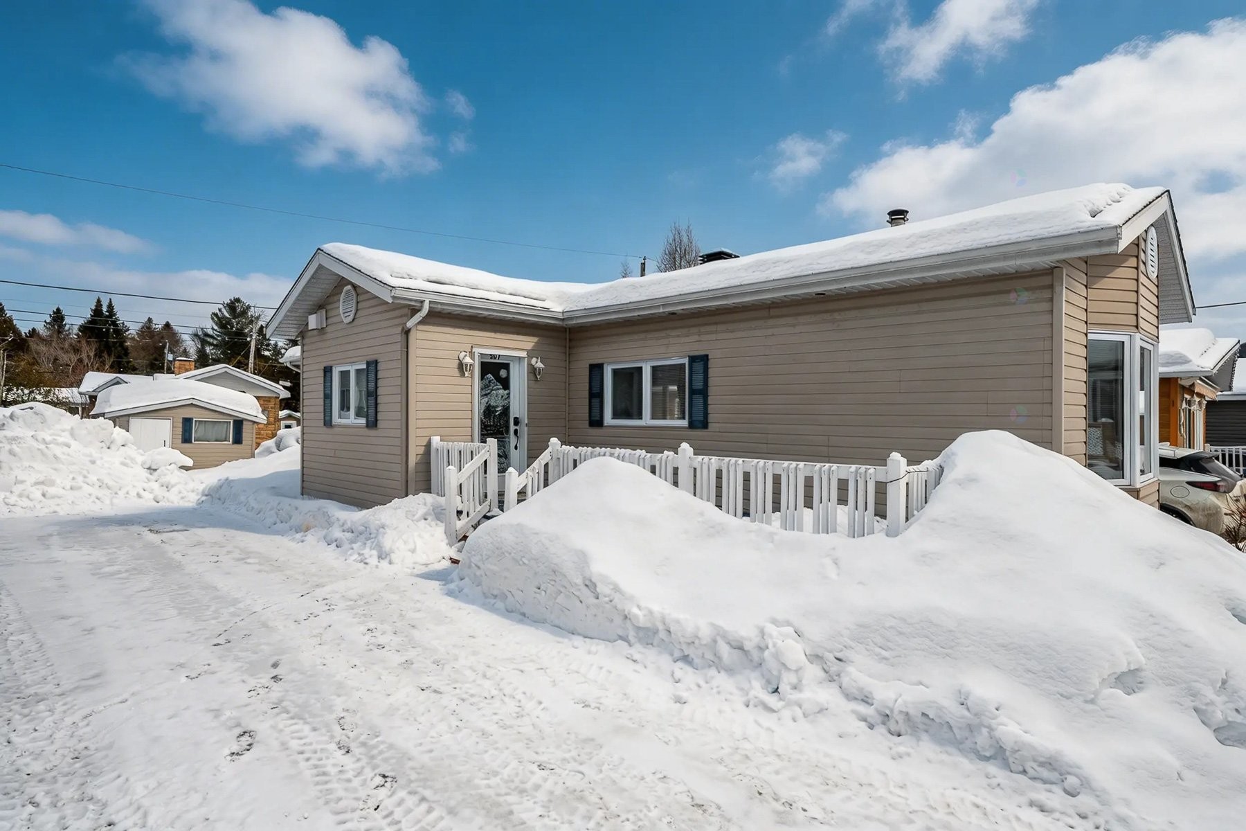 









507


Ch. des Habitations-des-Monts

,
Saint-Sauveur,




QC
J0R1R3

