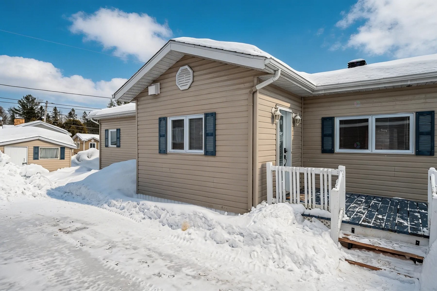 









507


Ch. des Habitations-des-Monts

,
Saint-Sauveur,




QC
J0R1R3

