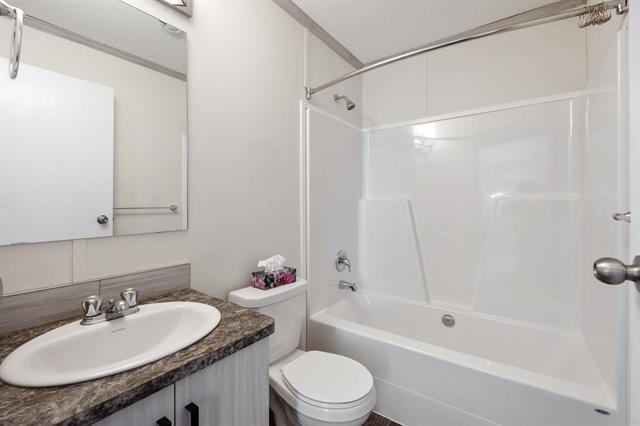 









2695


Main

ST, 140,
Winnipeg,




MB
R2V 4S8

