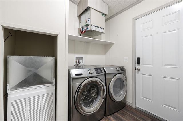 









2695


Main

ST, 140,
Winnipeg,




MB
R2V 4S8

