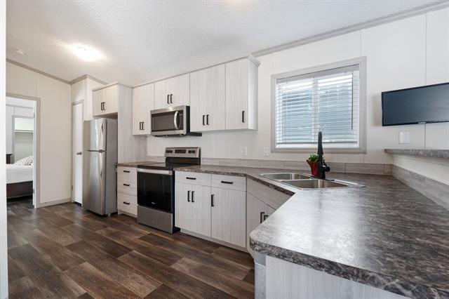









2695


Main

ST, 140,
Winnipeg,




MB
R2V 4S8

