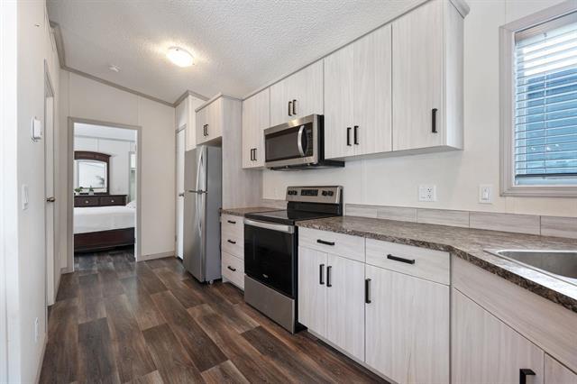 









2695


Main

ST, 140,
Winnipeg,




MB
R2V 4S8


