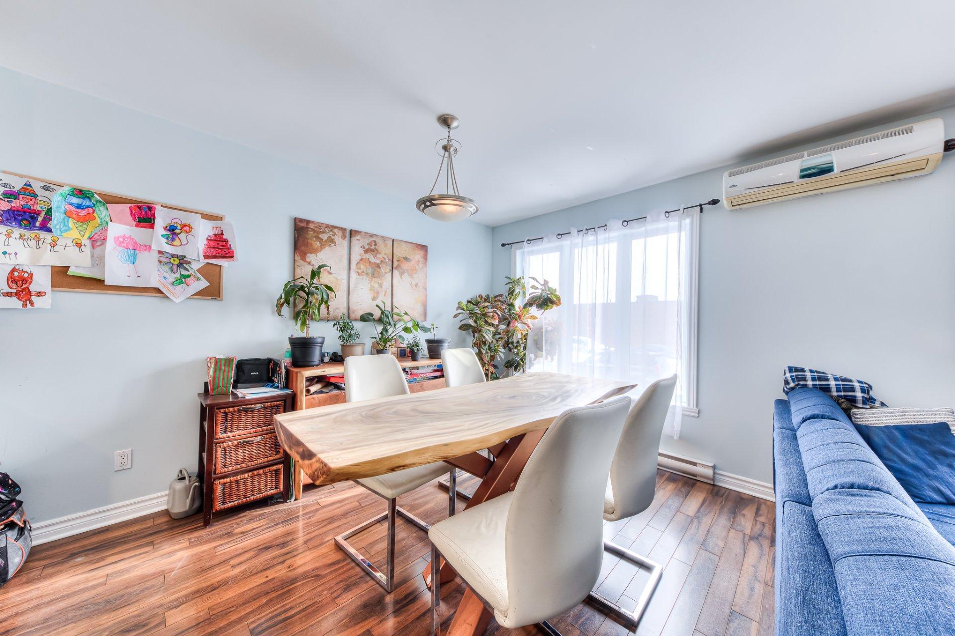 









105


Rue Roland-Chagnon

,
Saint-Basile-le-Grand,




QC
J3N1L4

