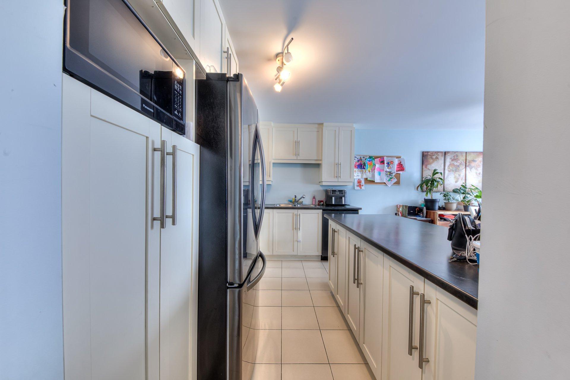 









105


Rue Roland-Chagnon

,
Saint-Basile-le-Grand,




QC
J3N1L4

