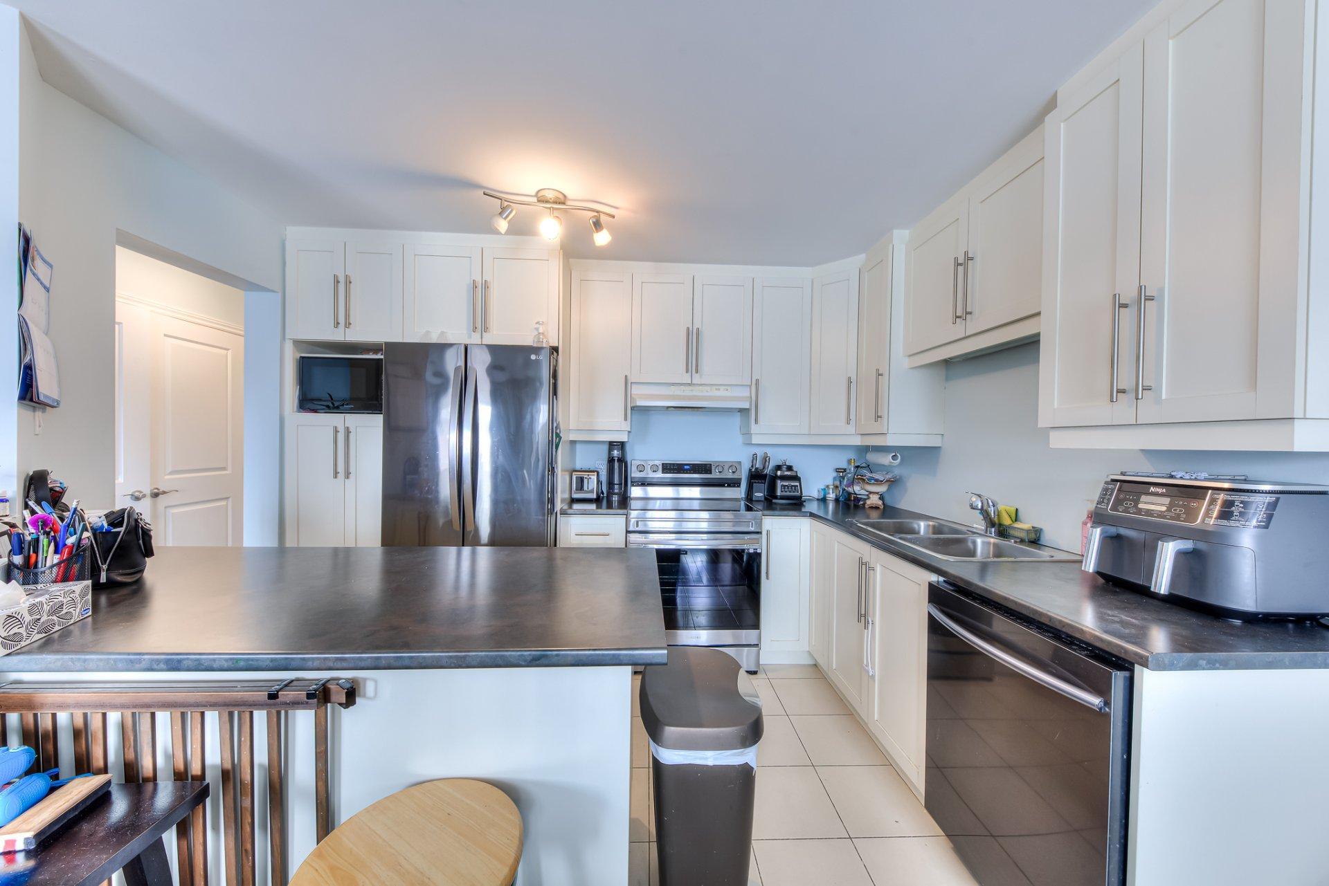 









105


Rue Roland-Chagnon

,
Saint-Basile-le-Grand,




QC
J3N1L4

