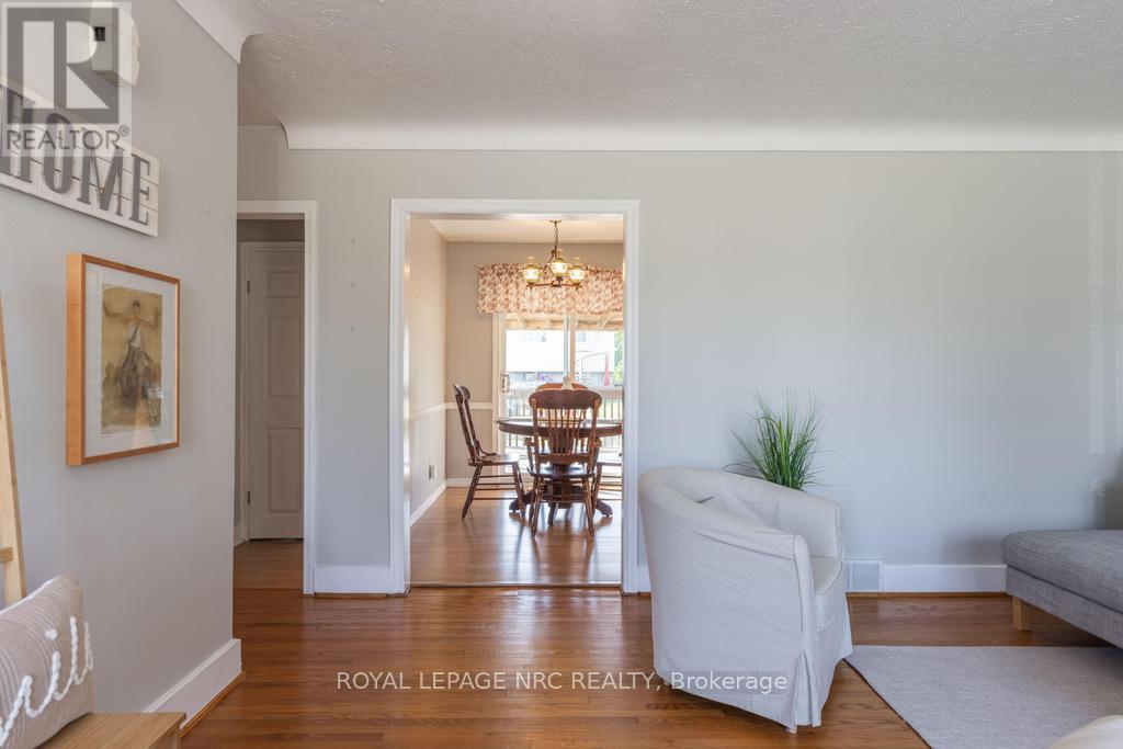 












10 RIDGEVIEW AVENUE

,
St. Catharines,




Ontario
L2M6B3

