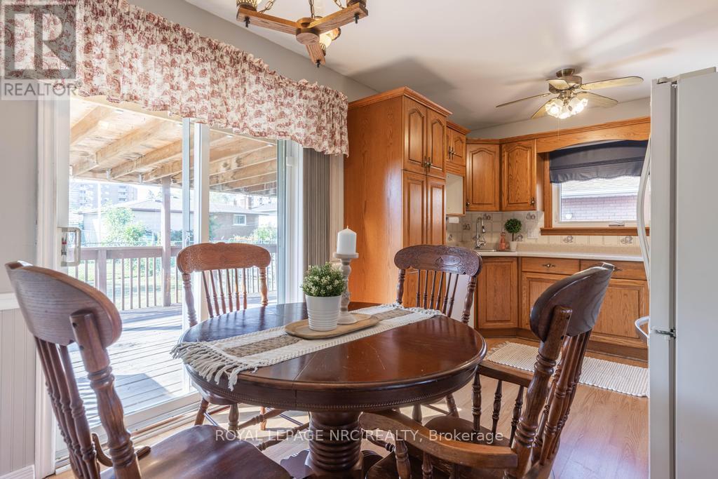 












10 RIDGEVIEW AVENUE

,
St. Catharines,




Ontario
L2M6B3

