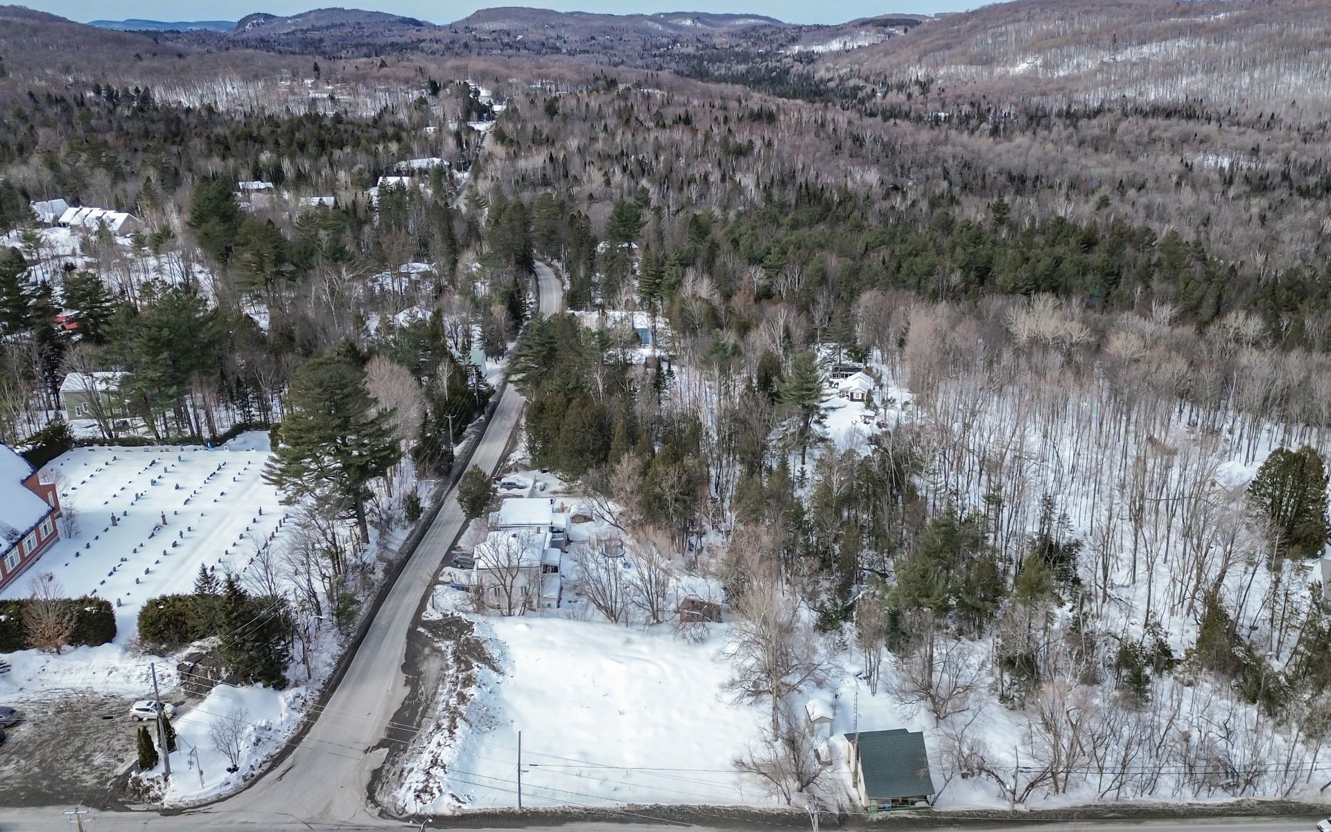 









2282


Ch. des Hauteurs

,
Saint-Hippolyte,







QC
J8A3C5

