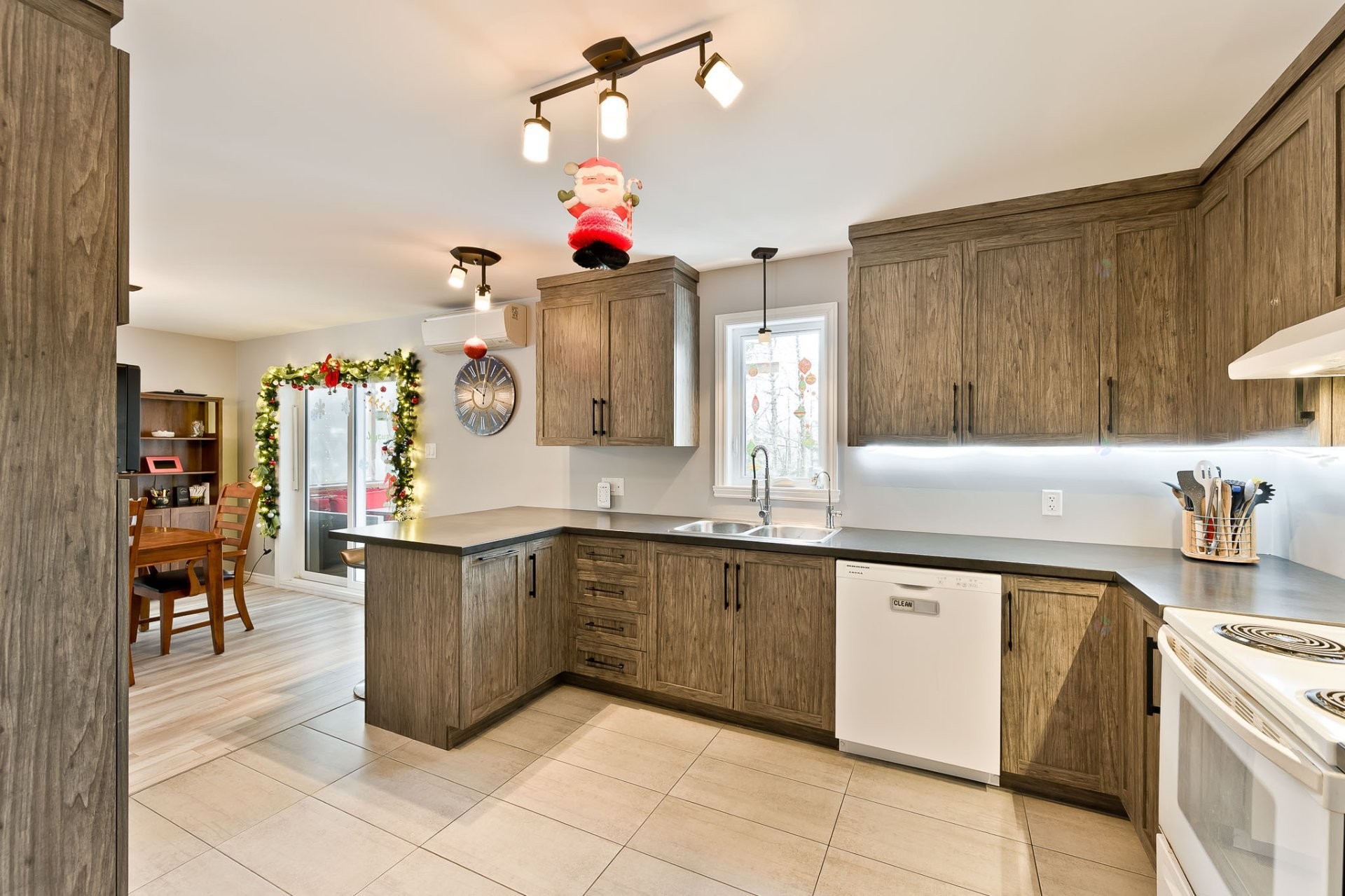 









168


Rue des Érables

,
Eastman,




QC
J0B1P0

