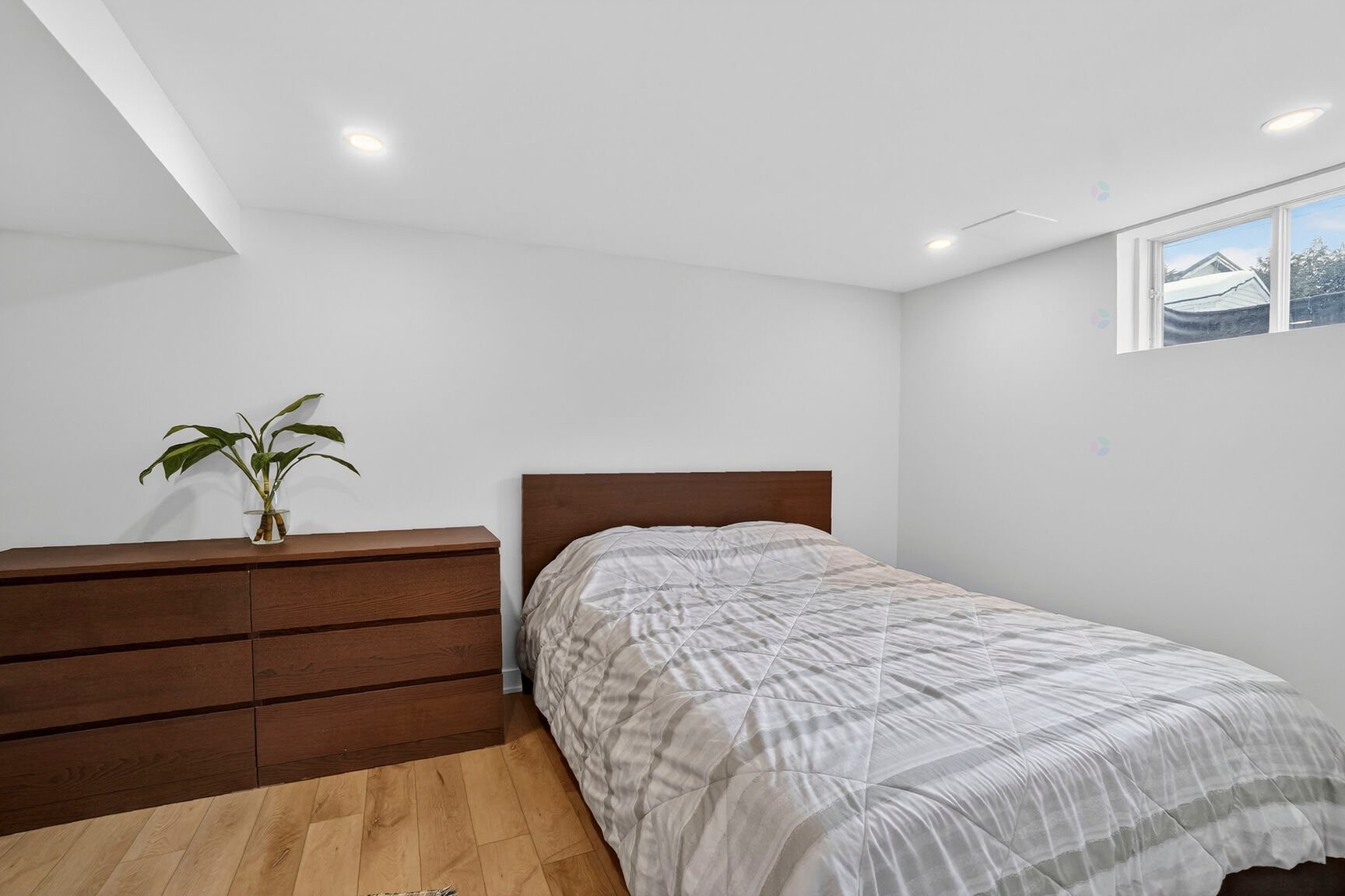 









5620


Rue André

,
Montréal (Pierrefonds-Roxboro),




QC
H8Z2V6

