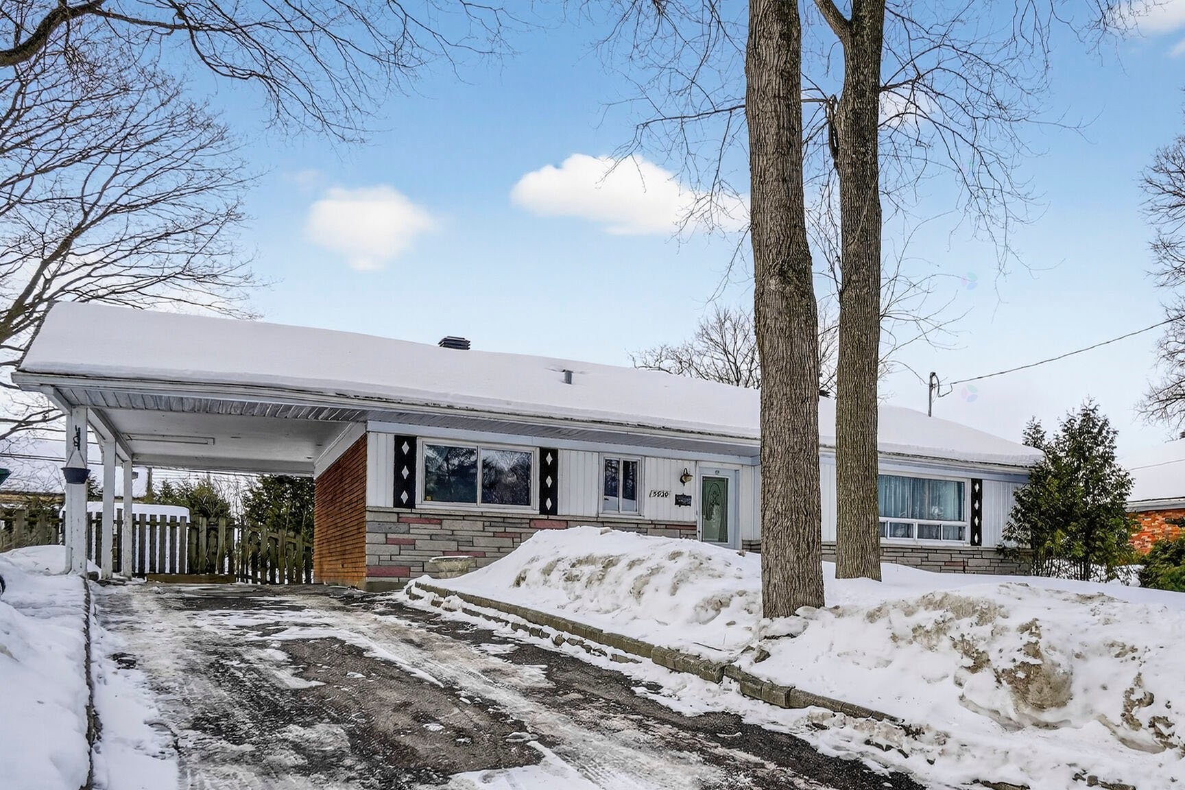 









5620


Rue André

,
Montréal (Pierrefonds-Roxboro),




QC
H8Z2V6

