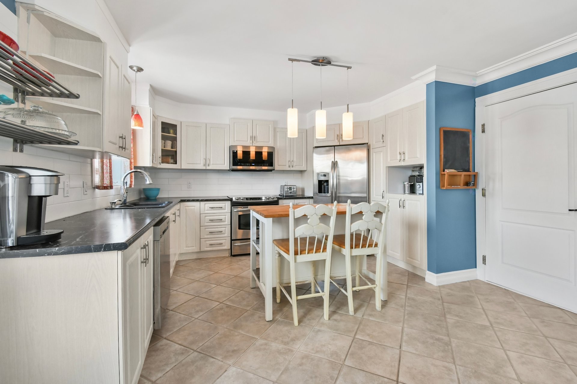 









538


Rue George-F.-A.-Wilkes

,
Longueuil (Greenfield Park),




QC
J4N3N4

