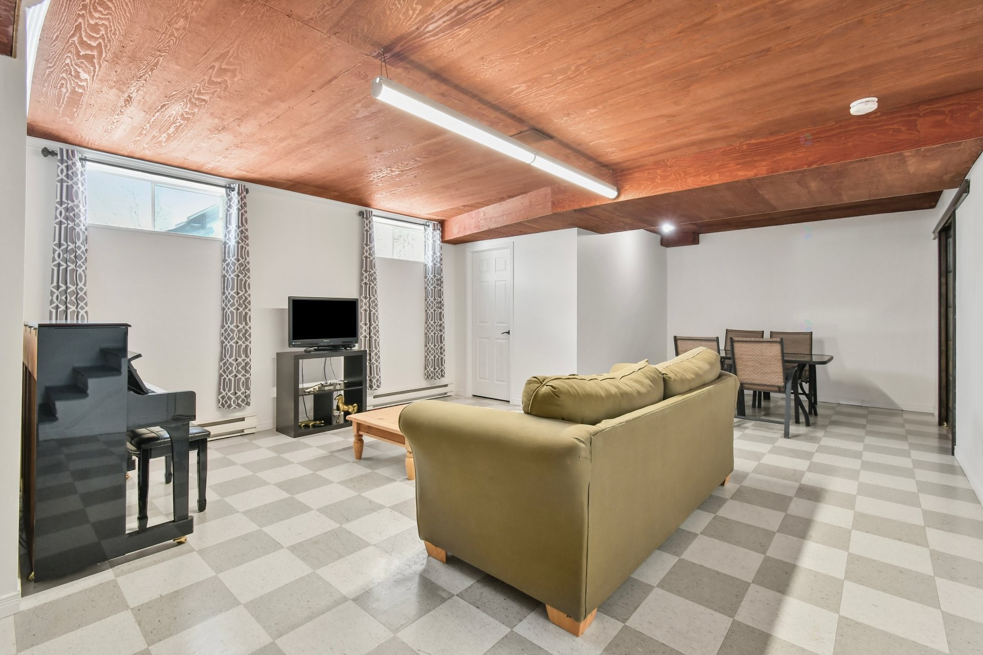 









538


Rue George-F.-A.-Wilkes

,
Longueuil (Greenfield Park),




QC
J4N3N4

