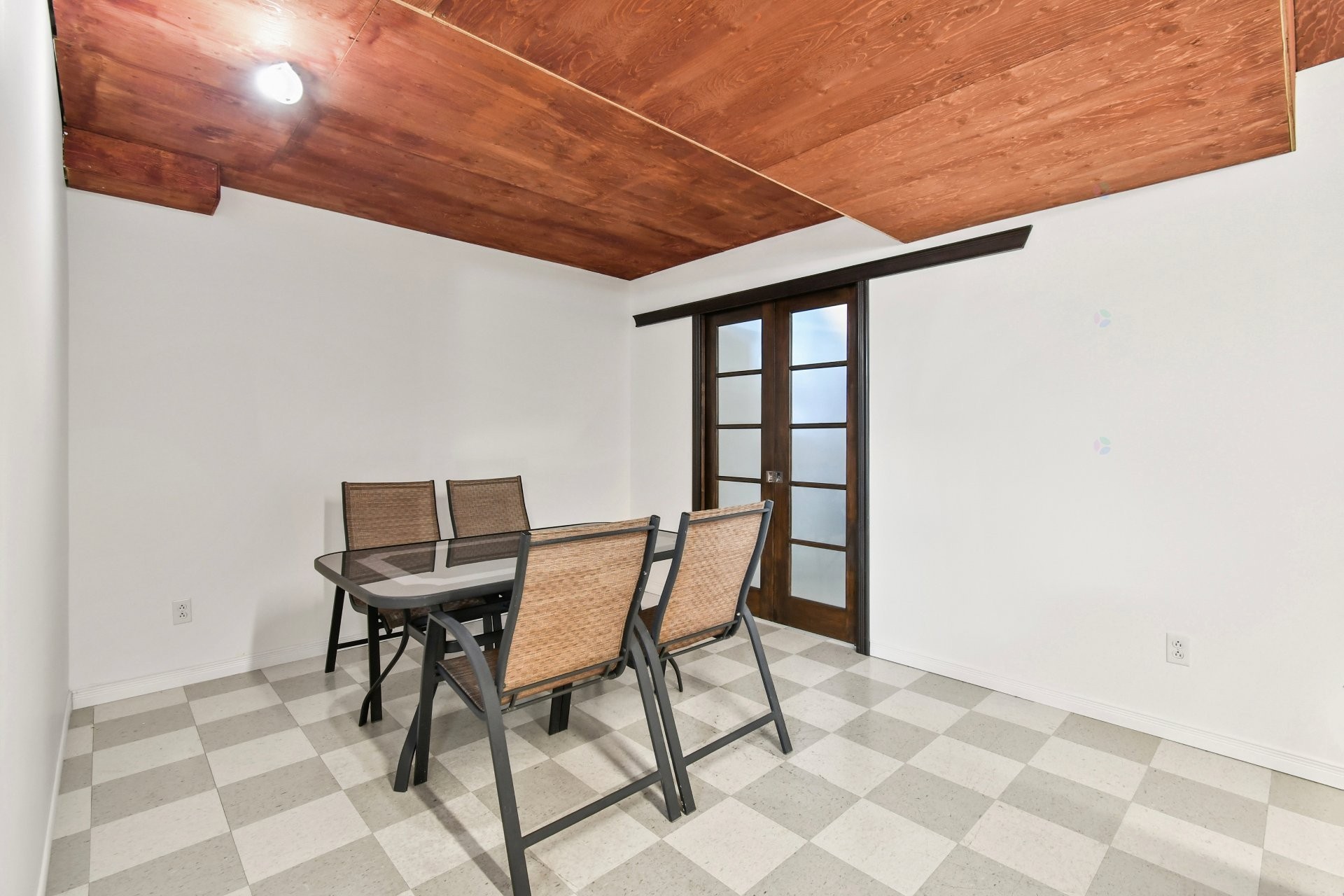 









538


Rue George-F.-A.-Wilkes

,
Longueuil (Greenfield Park),




QC
J4N3N4

