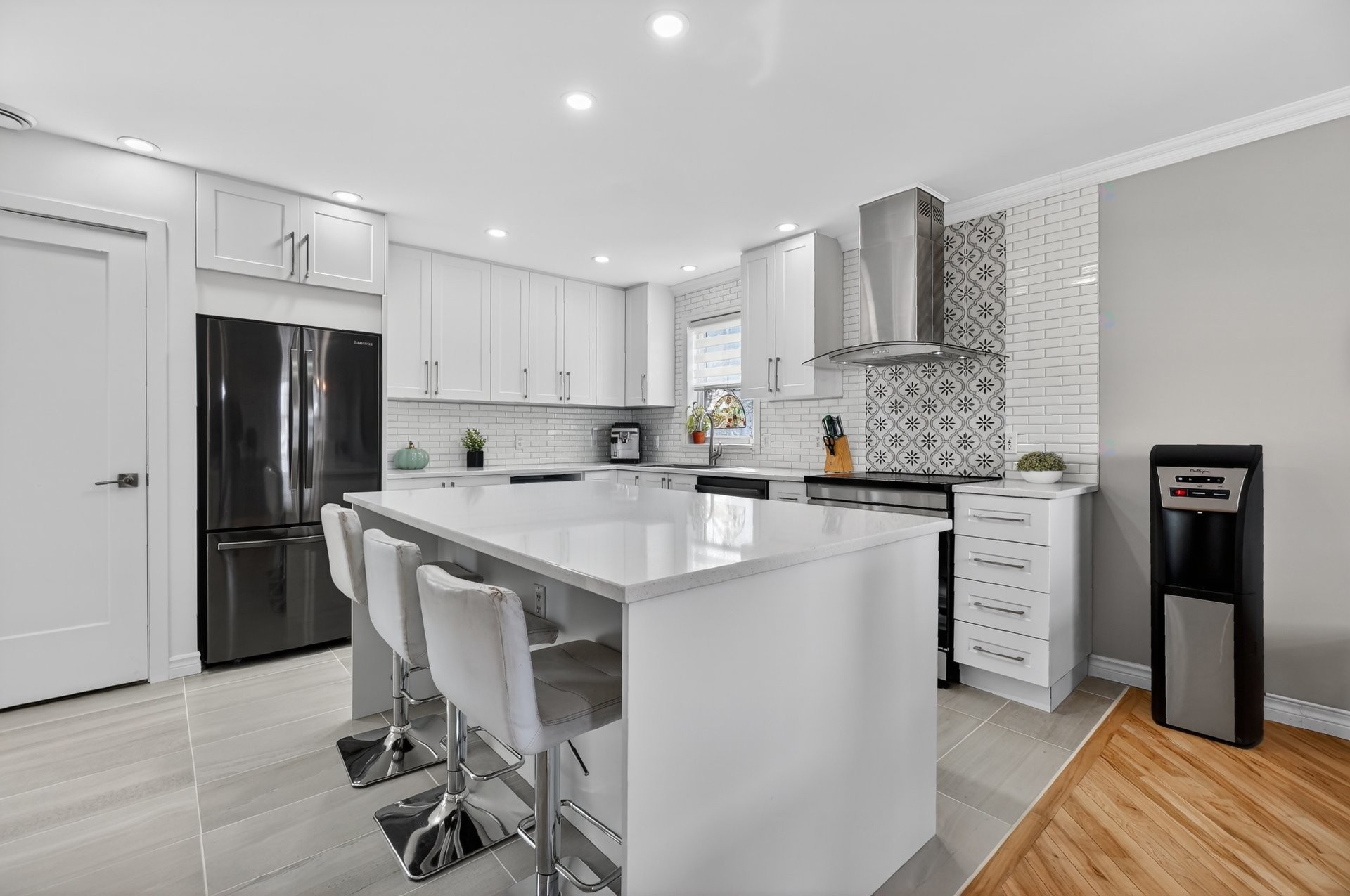 









36


Rue du Marché

,
Sainte-Thérèse,




QC
J7E1Y9

