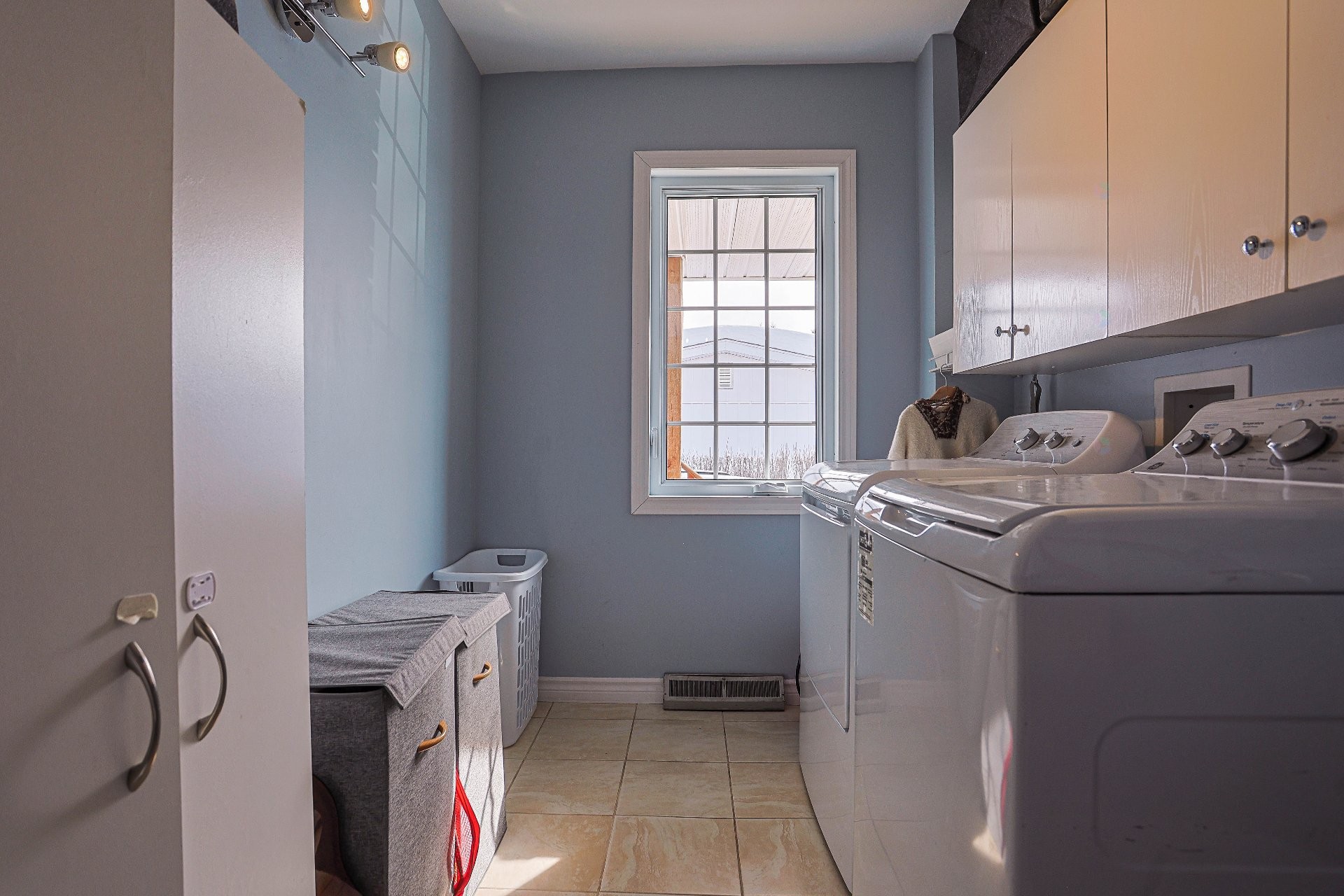 









1641


Rue Principale

,
Saint-Étienne-des-Grès,




QC
G0X2P0

