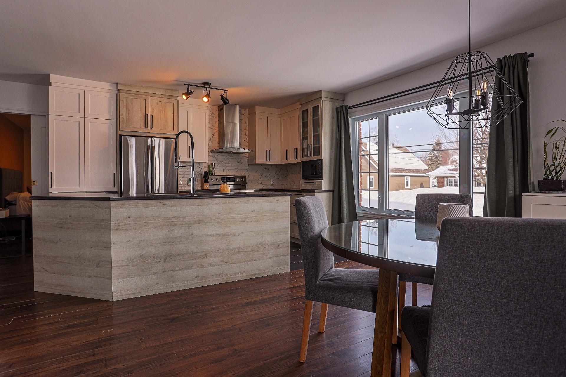 









1641


Rue Principale

,
Saint-Étienne-des-Grès,




QC
G0X2P0

