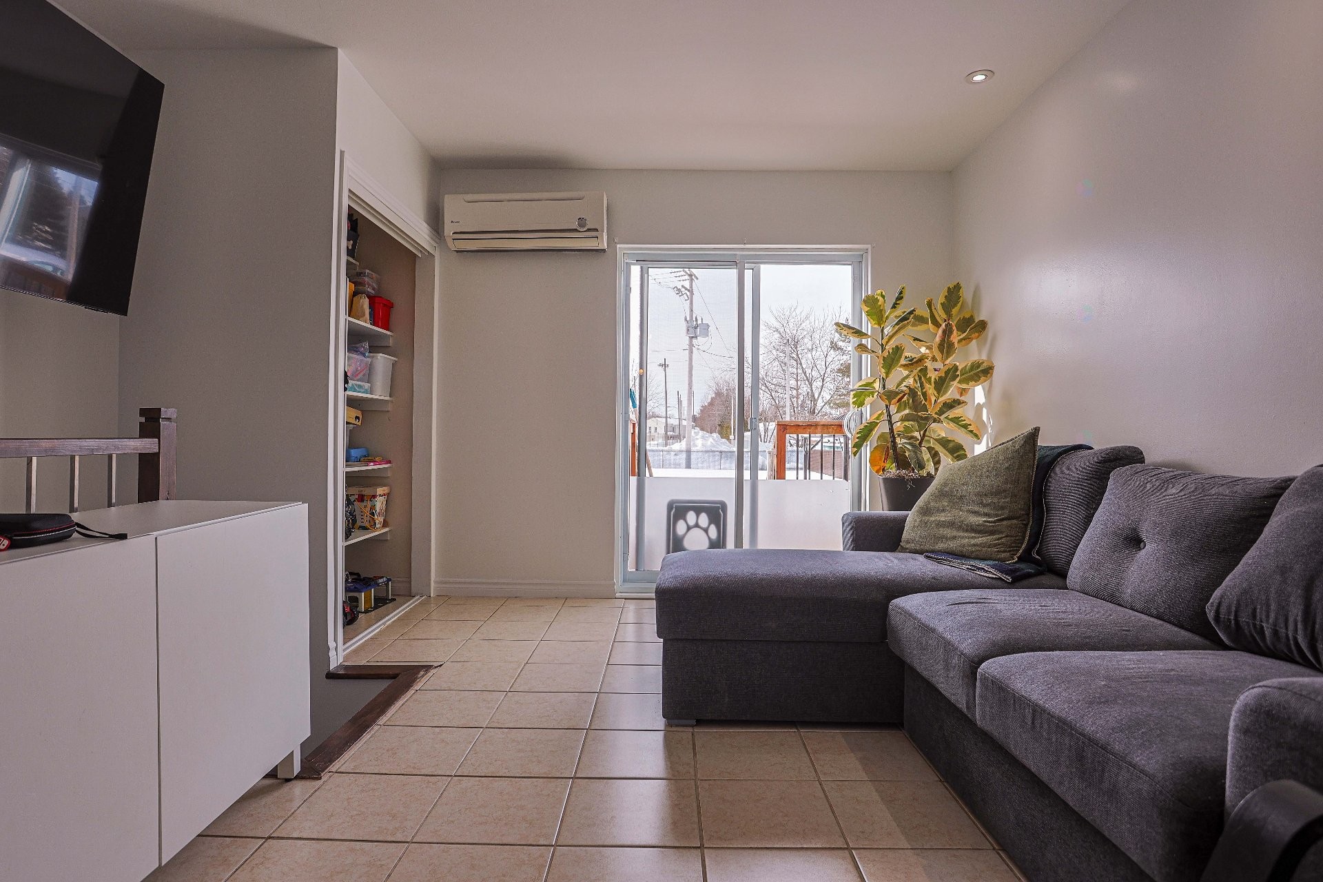 









1641


Rue Principale

,
Saint-Étienne-des-Grès,




QC
G0X2P0

