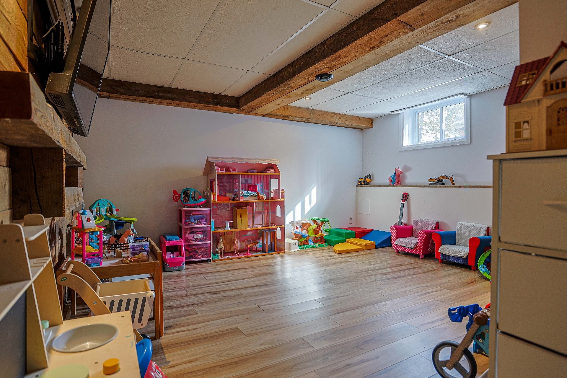 









1641


Rue Principale

,
Saint-Étienne-des-Grès,




QC
G0X2P0

