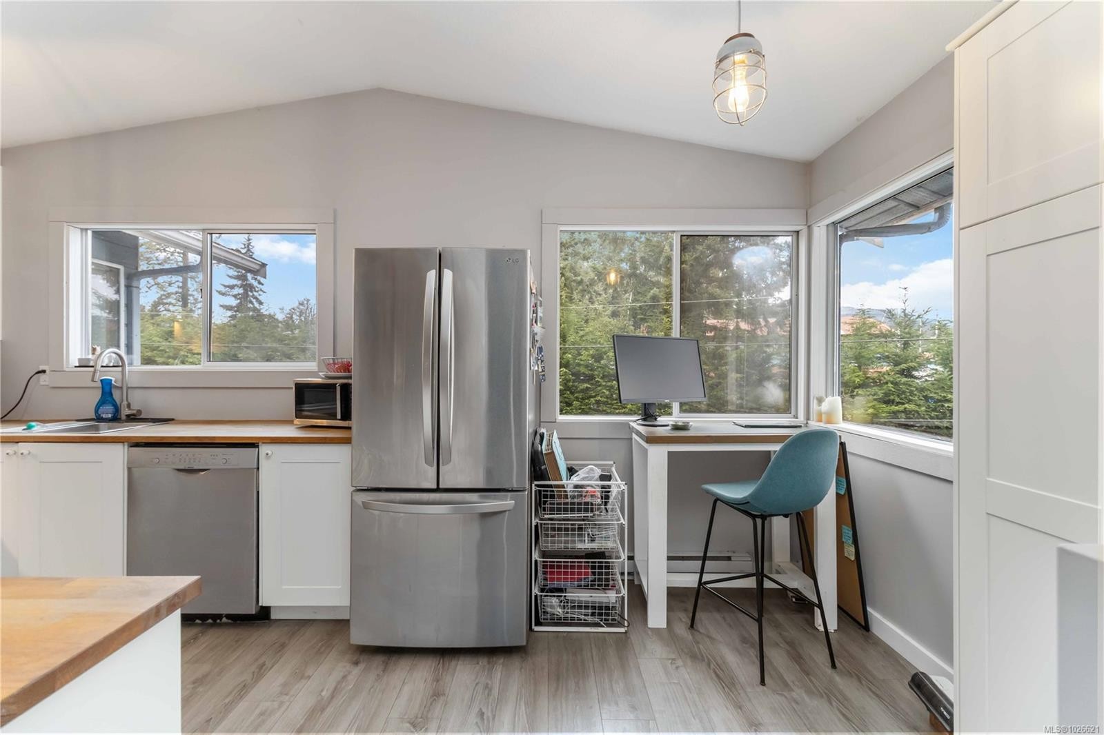 









6110


Seabroom

Rd, 6,
Sooke,




BC
V9Z 0B8

