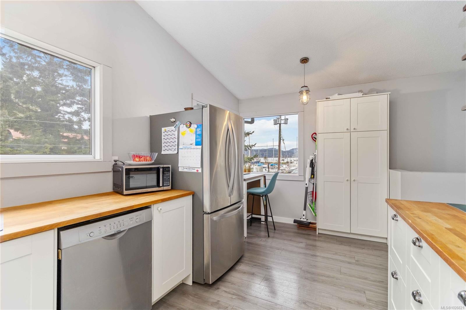 









6110


Seabroom

Rd, 6,
Sooke,




BC
V9Z 0B8

