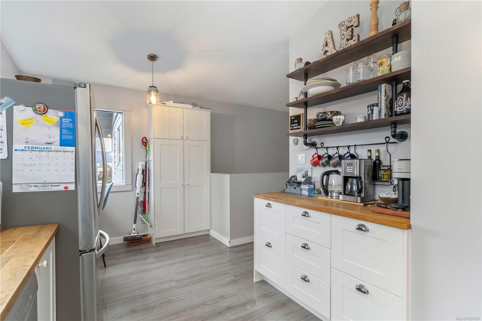 









6110


Seabroom

Rd, 6,
Sooke,




BC
V9Z 0B8

