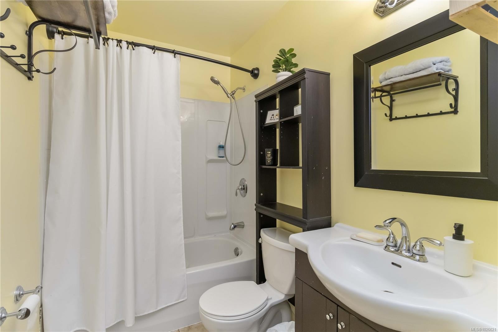 









6110


Seabroom

Rd, 6,
Sooke,




BC
V9Z 0B8

