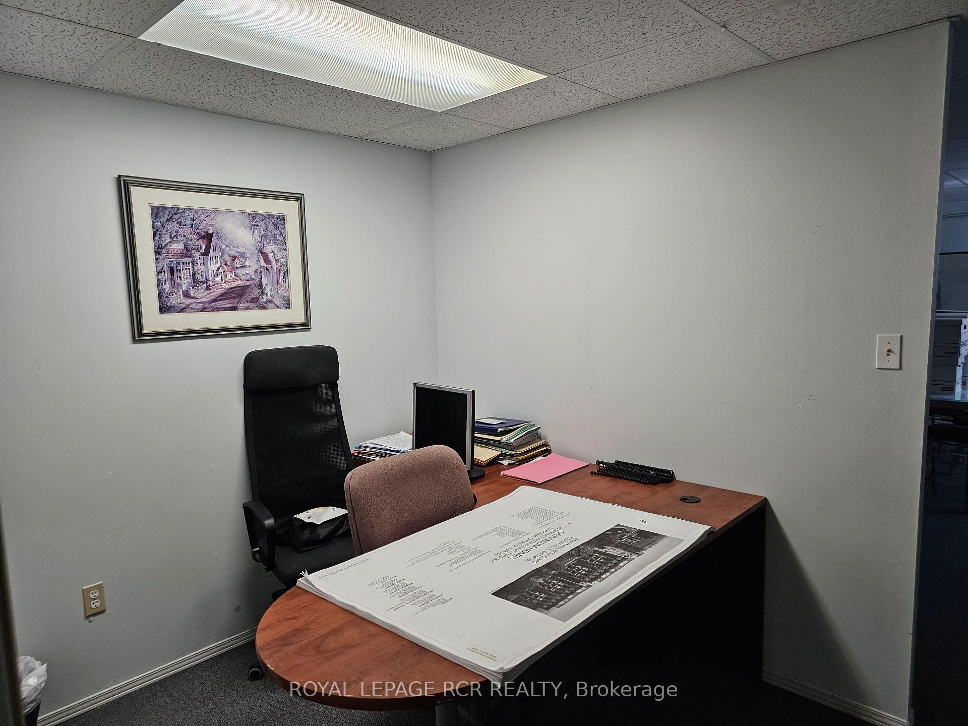 









411


Queen

Street, Lower Cubicle,
Newmarket,




ON
L3Y 2G9

