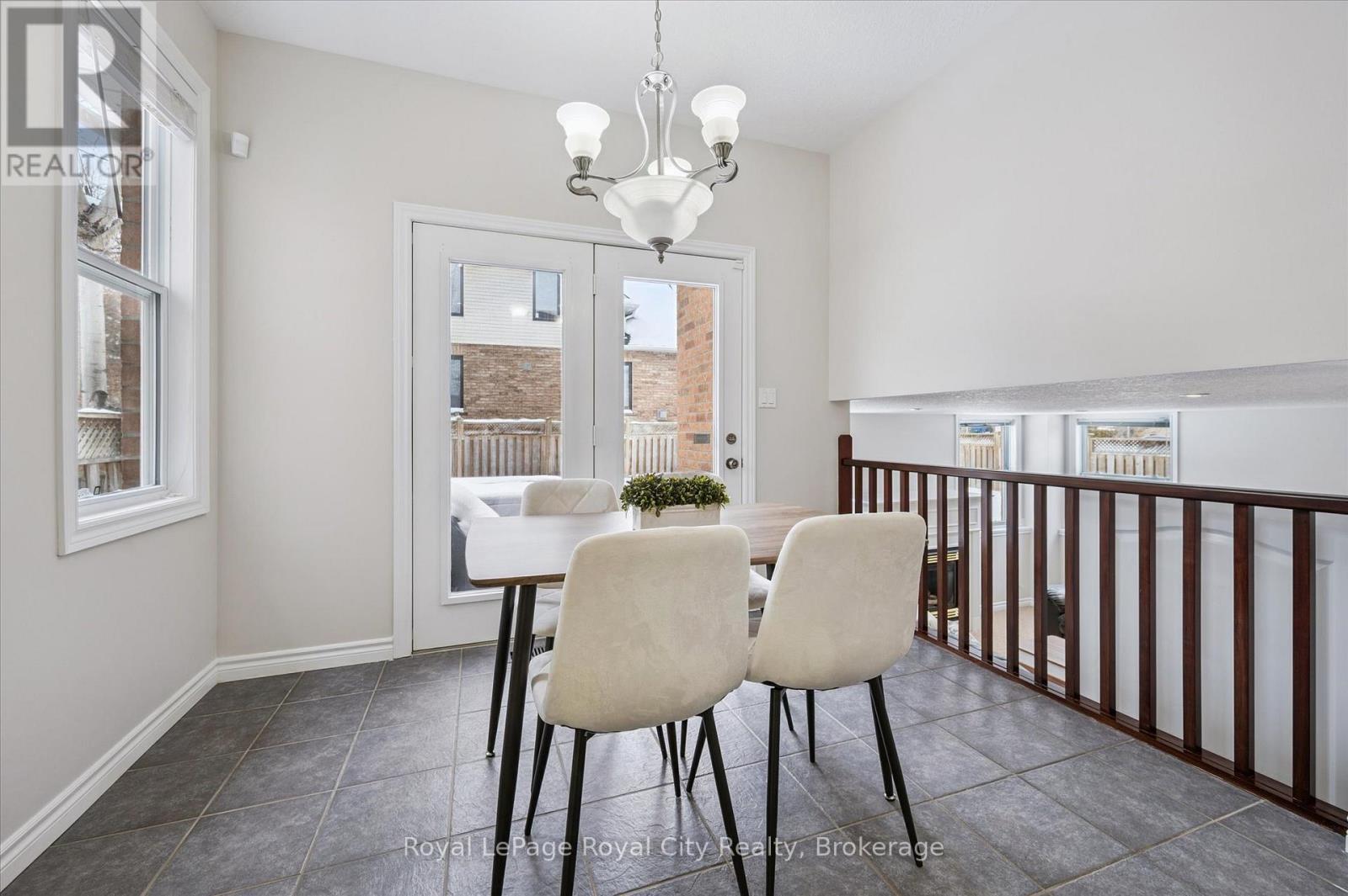 












273 CARRINGTON DRIVE

,
Guelph (Kortright West),




Ontario
N1G5H3

