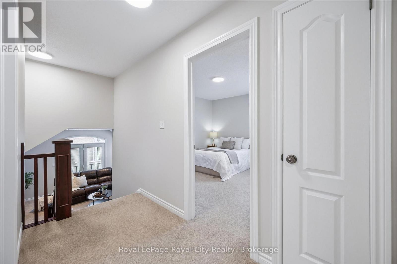 












273 CARRINGTON DRIVE

,
Guelph (Kortright West),




Ontario
N1G5H3

