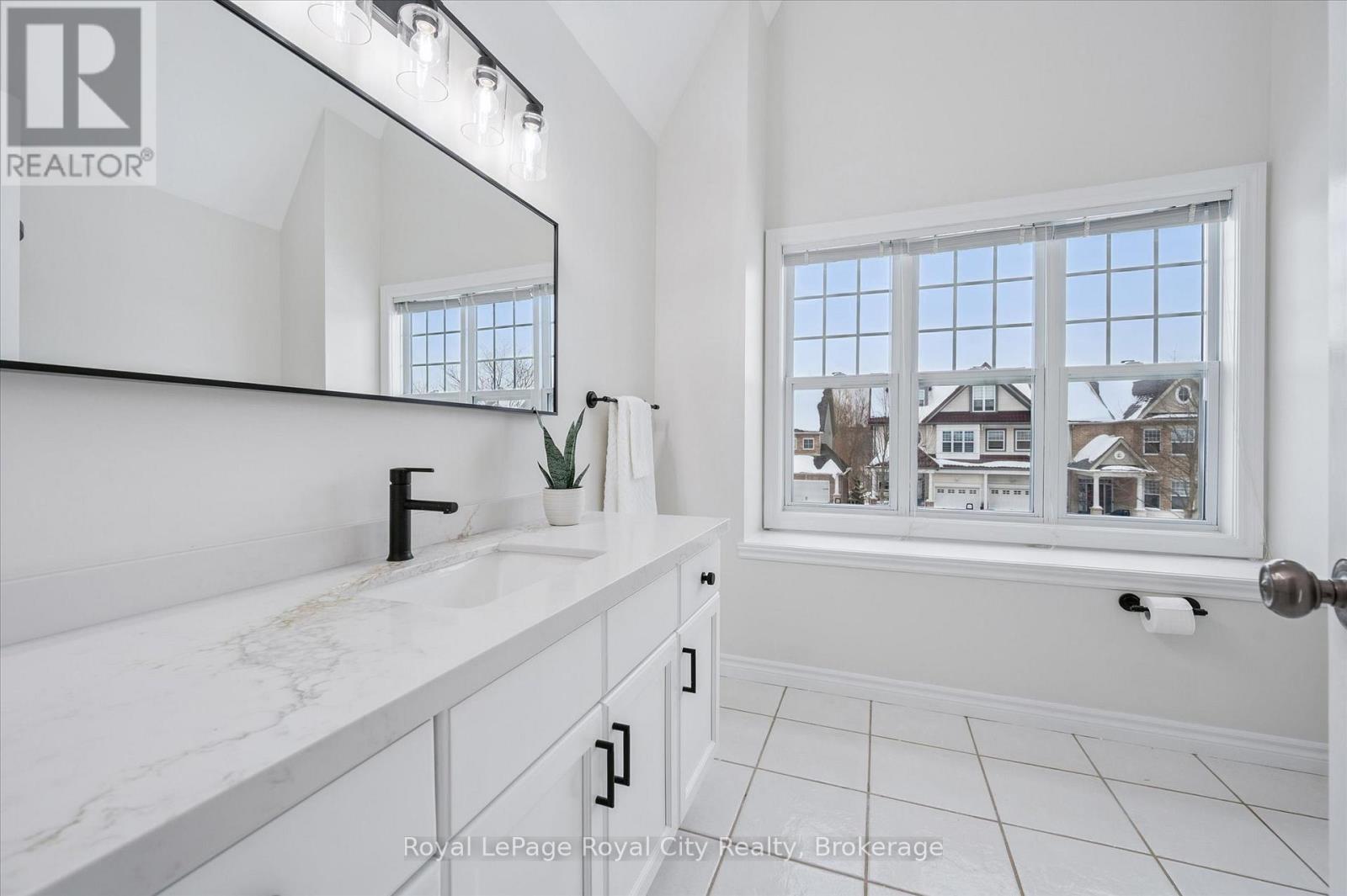 












273 CARRINGTON DRIVE

,
Guelph (Kortright West),




Ontario
N1G5H3

