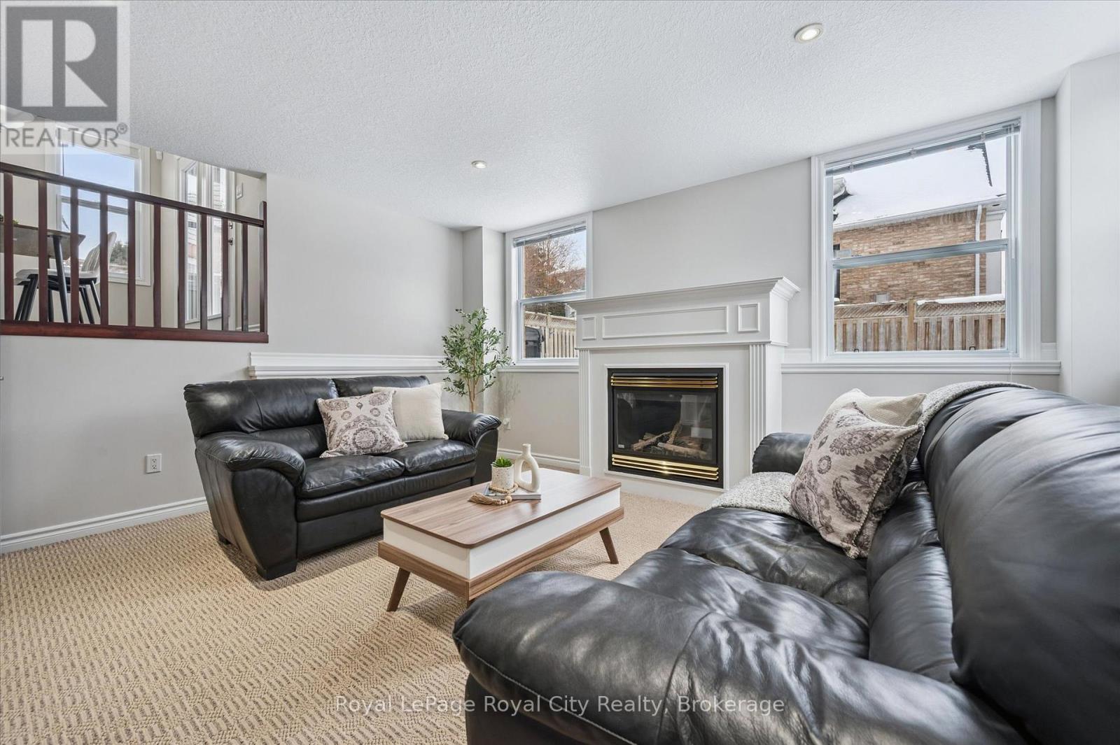 












273 CARRINGTON DRIVE

,
Guelph (Kortright West),




Ontario
N1G5H3

